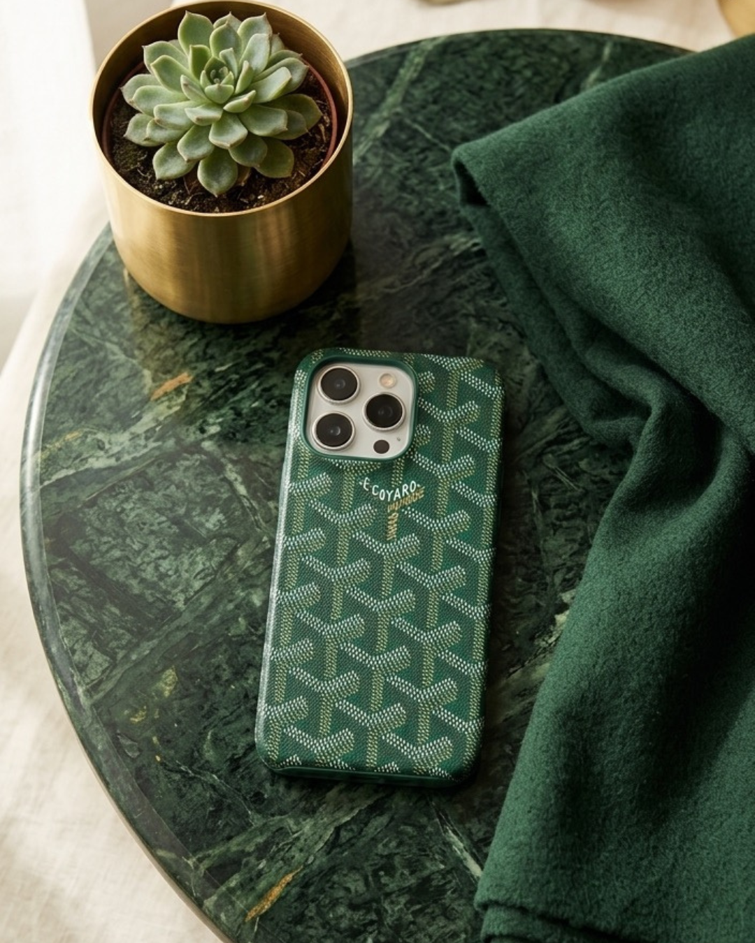Cover iPhone Chevron Monogram – 🌿 Forest Green