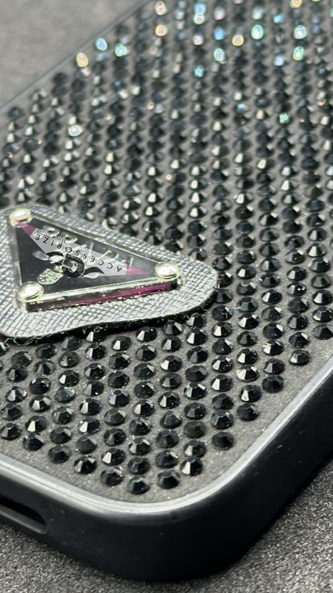 Cover iPhone con Brillantini Fissi – Effetto Black Glitter Iconica