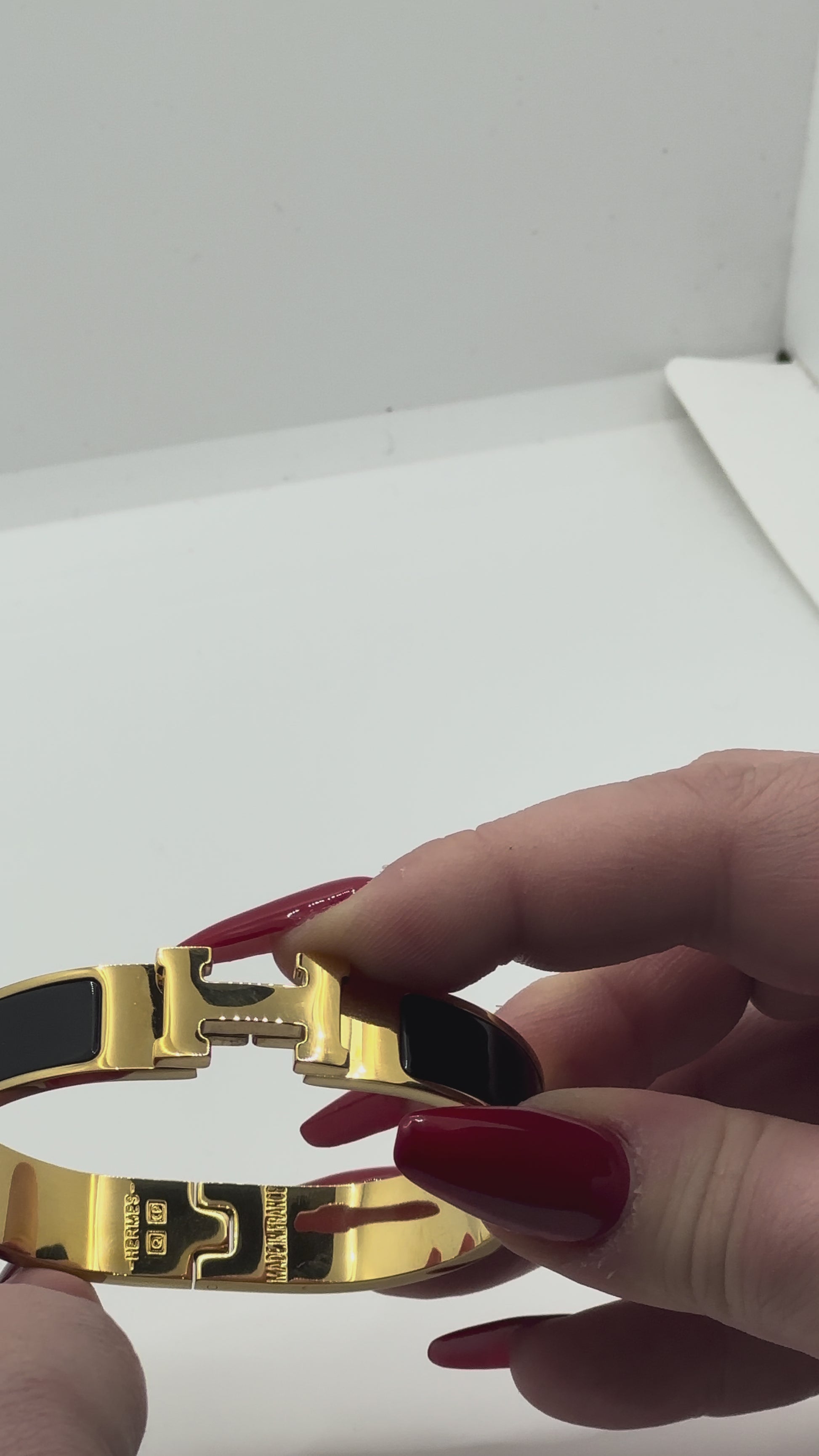 come si apre il bracciale click hermes