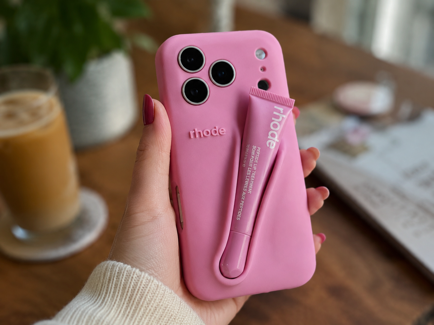 Cover Glossy New Edition – Custodia iPhone con Porta Lip Balm Ribbon